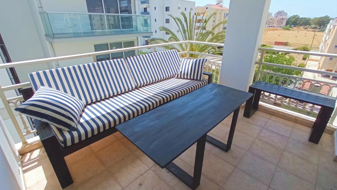 Luxury Private Rooms -Sea View, Netflix, Gym- 5 Min From Beach! - Private Room In Shared Apartment Larnaca Exterior foto