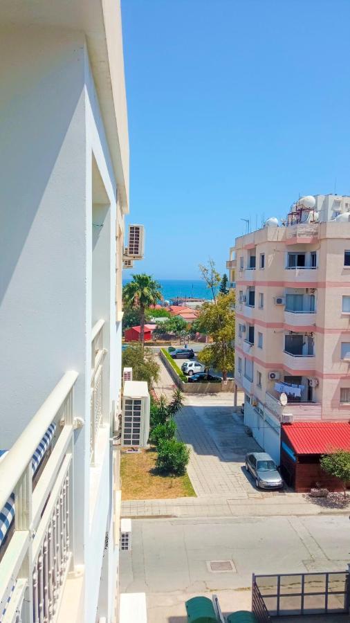 Luxury Private Rooms -Sea View, Netflix, Gym- 5 Min From Beach! - Private Room In Shared Apartment Larnaca Exterior foto